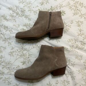 Crown Vintage Tan Ankle Booties with Western Flair